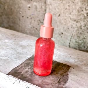 Strawberry body oil